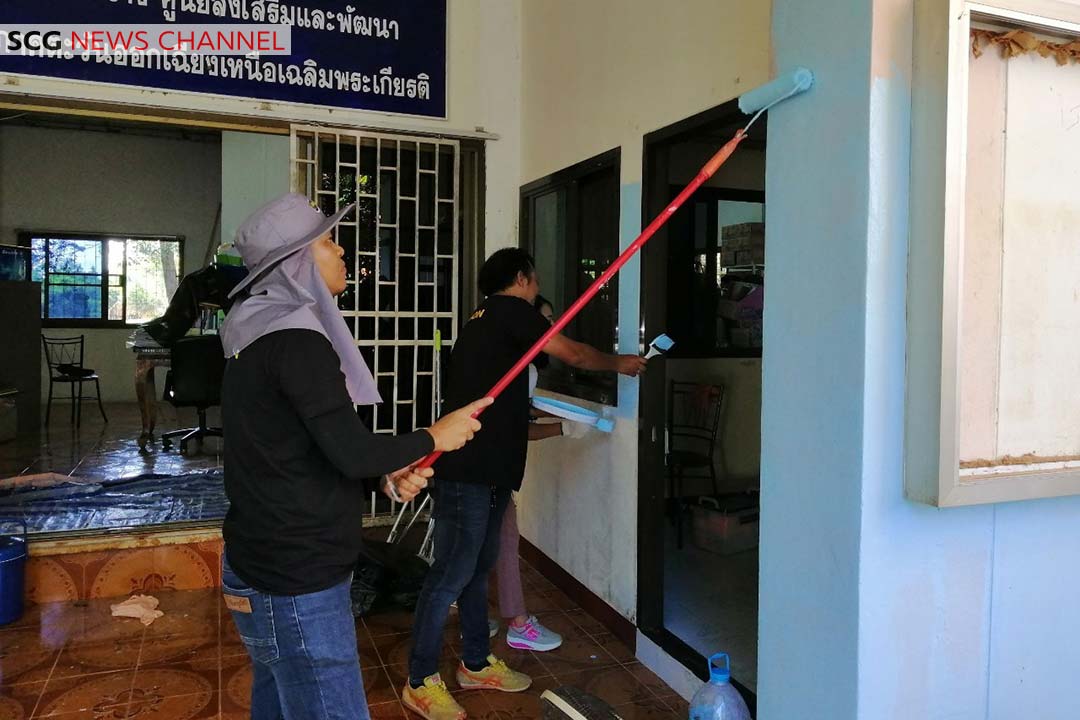 พนักงานร่วมทำความสะอาด